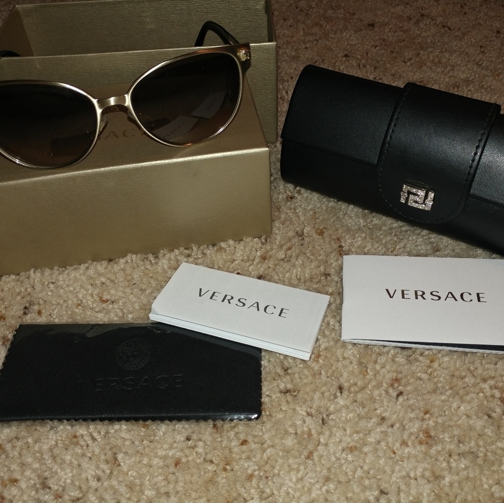 Sunglass